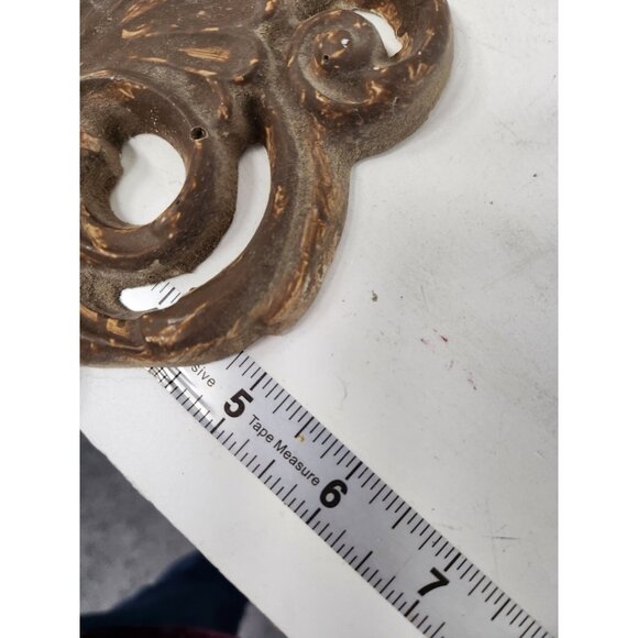 Vintage Gold Ornate Scroll Skeleton Key Wall Hanging Plaque Rustic Chalkware - Picture 7 of 7